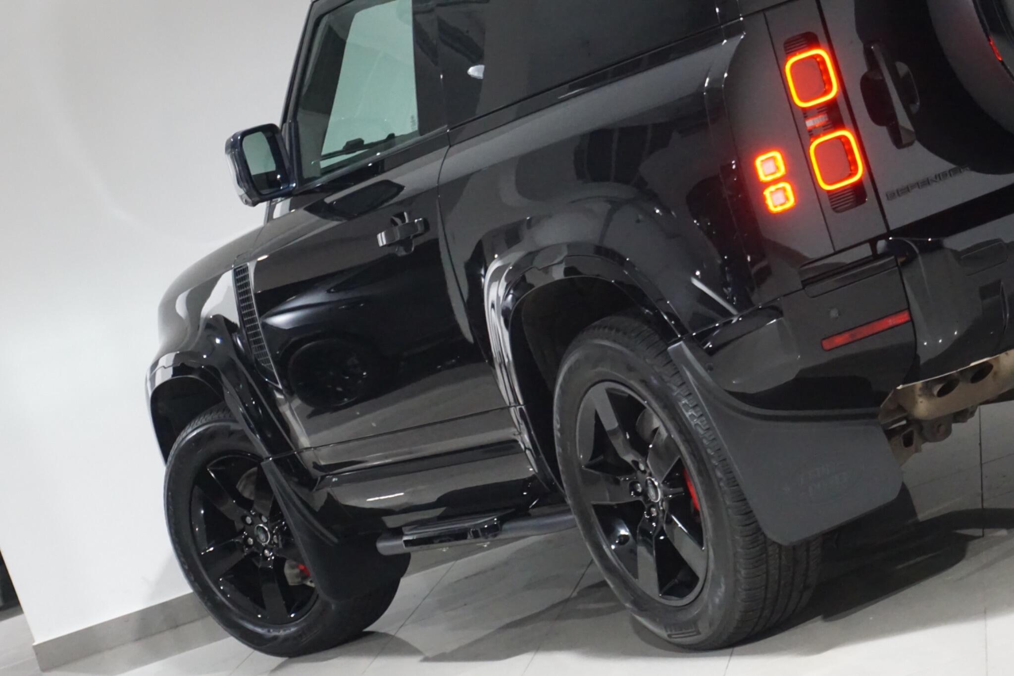 Land Rover Defender 90 3.0 D200 MHEV Hard Top SUV 3dr Diesel Auto 4WD SWB Euro 6 (s/s) (200 ps)